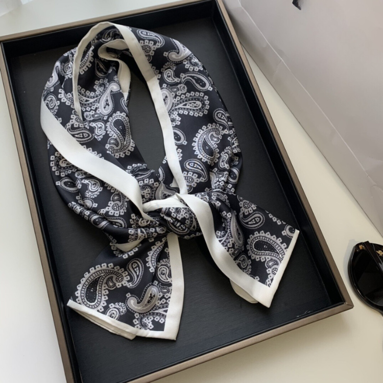 Bufanda larga elegante con estampado paisley