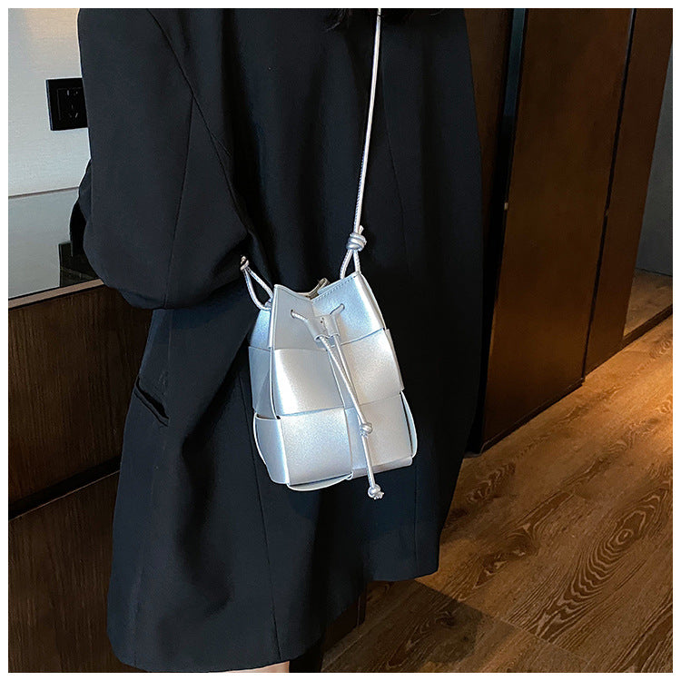 Bolso bandolera mini de PU tejido a mano de moda