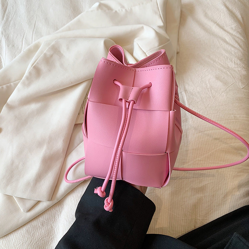 Bolso bandolera mini de PU tejido a mano de moda