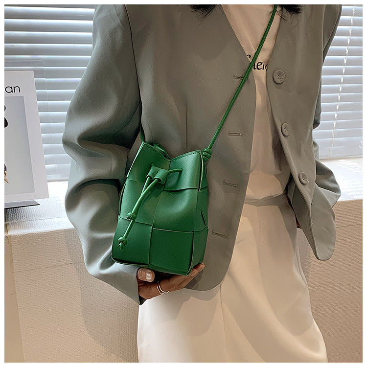 Bolso bandolera mini de PU tejido a mano de moda