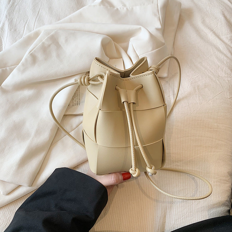 Bolso bandolera mini de PU tejido a mano de moda