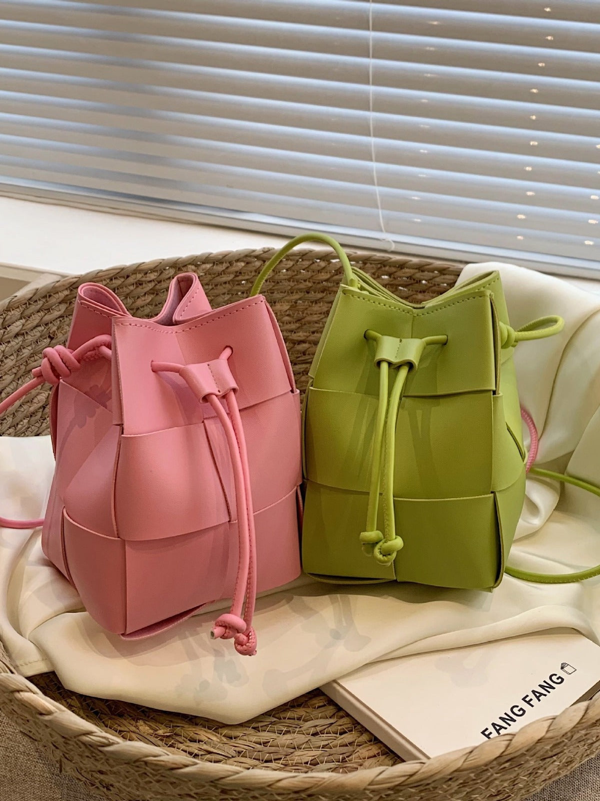 Fashion Handwoven PU Mini Bucket Bag Crossbody Bag